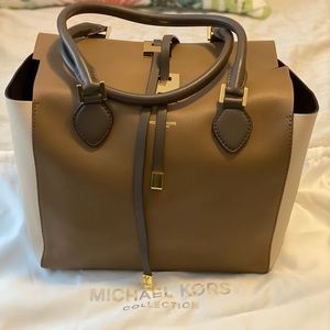 Michael Kors Collection Miranda in Desert